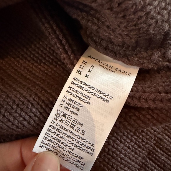 🔥NWT🔥 American Eagle Outfitters Coffee V-Neck Sweater - Picture 4 of 6